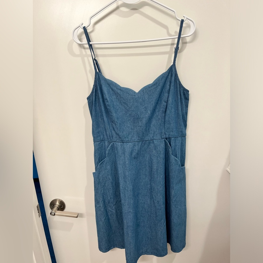Market & Spruce Scallop Trim Chambray Dress